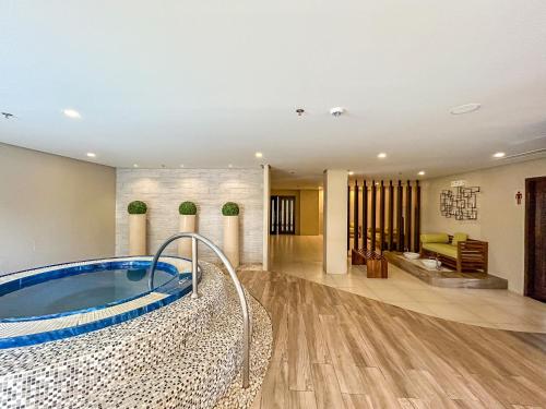 Modern 1BR w Exclusive Pool Access