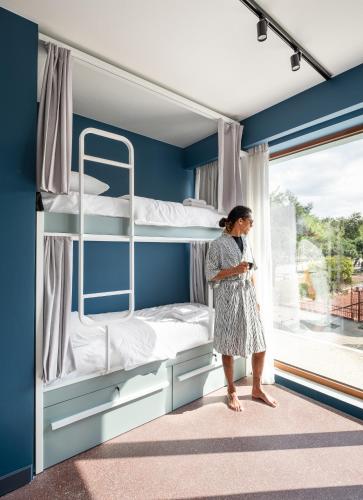 Zeus Is Loose Hostel