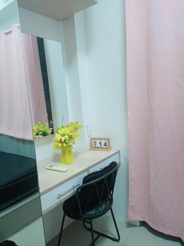 Shore residence Tower D moa ecom view cozy bedroom