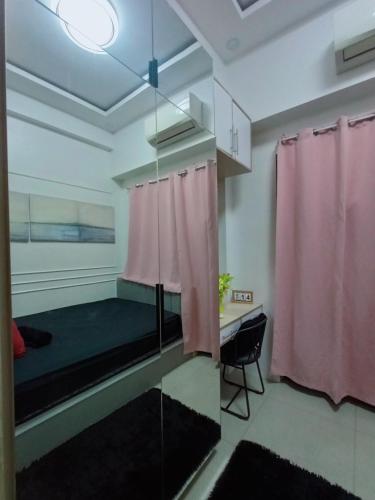 Shore residence Tower D moa ecom view cozy bedroom