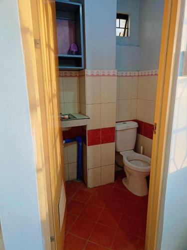 1 bedroom with overlooking city views