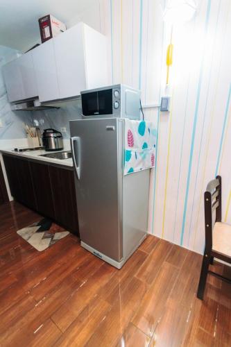 Urban Hideaway Cozy Makati Giggles Swim Gym Park Laugh Eat 3352