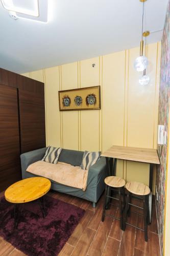 The Vibrant Condo Cool Stays 4254 Memorable Swim Gym Park Laugh