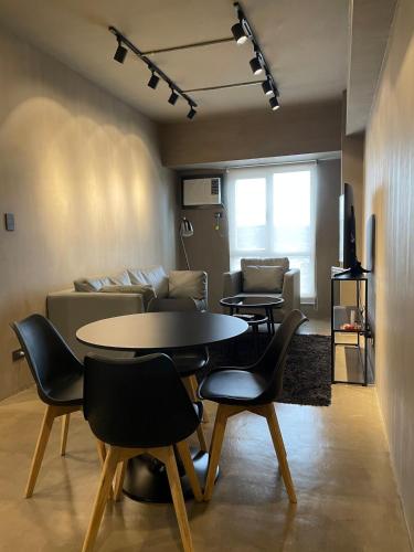 1BR Luxury Condo, Centrio Tower, Ayala Malls