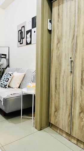 Direct Access to pool Bedroom