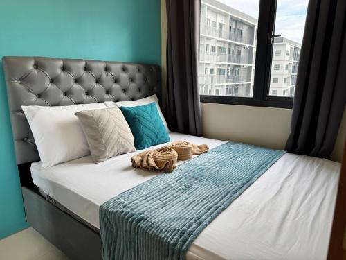 Shore 3 Residences Room 1659 infront of SM MOA