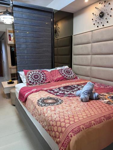 Bren Staycation in Shell Residences MOA