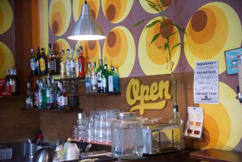 Sunflower City Backpacker Hostel & Bar