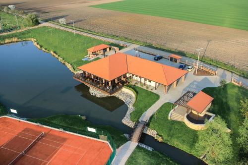 Rooms & Restaurace Na Jitrách