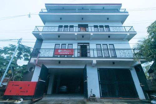 Mina's Place 2 Banez Ville Tacloban By