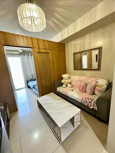 Kathys Crib 11th flr at Shell Residence