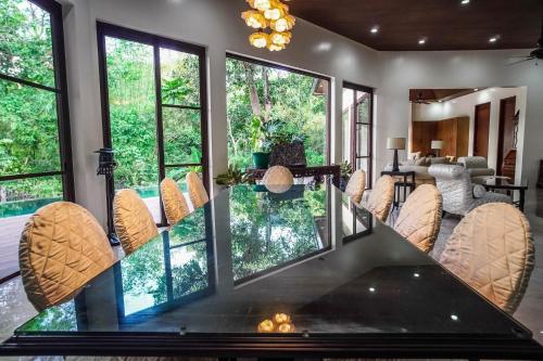CORON RIVERSIDE Guesthouse