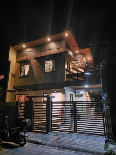 J&M Staycation Spot NEW 2BR Flat near City Center