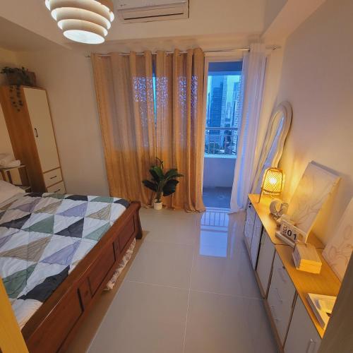Jazz Residences Makati, Spacious Room by Lynz staycation