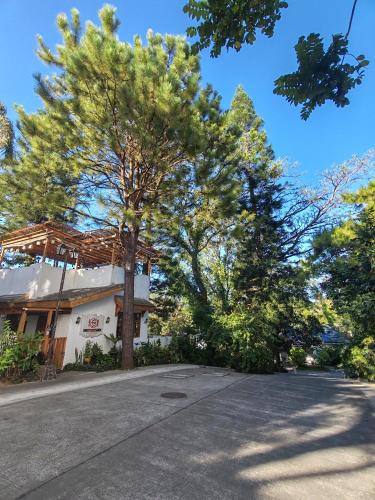 JnF Suites Tagaytay