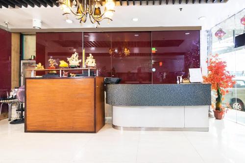 Lucky Hotel by OYO Rooms