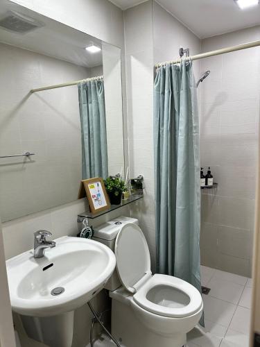 Azure Residences Staycation - Bahamas tower
