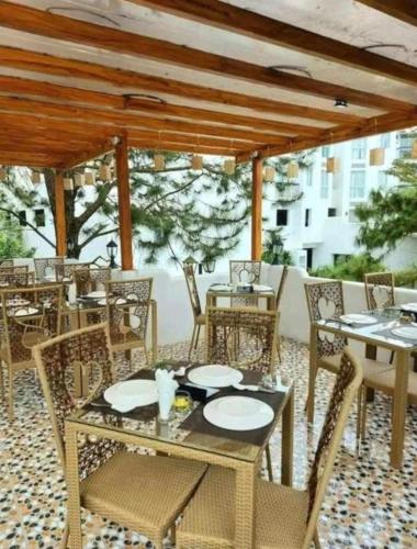 JnF Suites Tagaytay