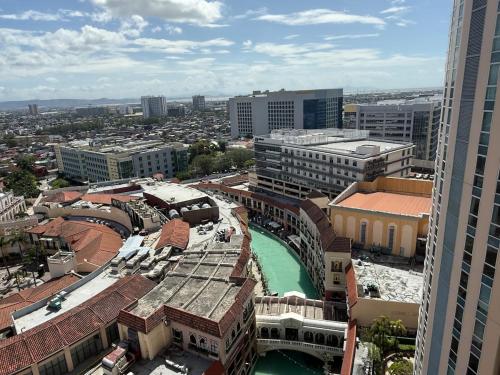 Deluxe Suite in Venice Mall