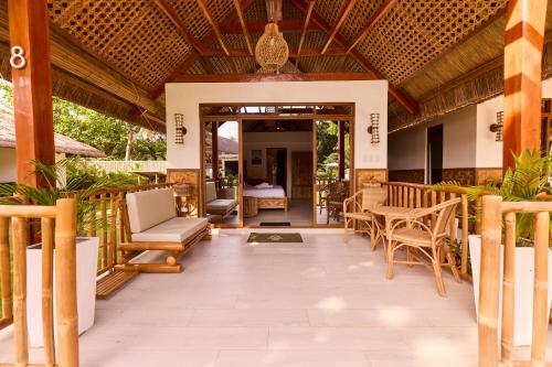 Casa Verde Cliff Resort & Spa