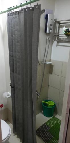 1 Bedroom with Free wifi and Netflix in Trees Residences