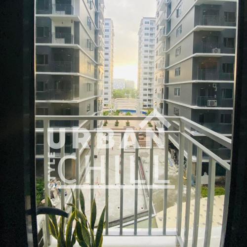 Urban Style Chill with Free Parking, Shore 3, MOA Complex Pasay, Manila