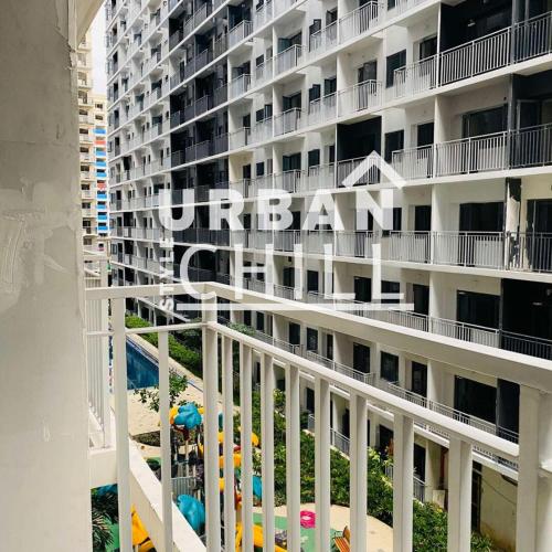 Urban Style Chill with Free Parking, Shore 3, MOA Complex Pasay, Manila