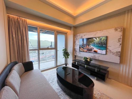 Spacious 1BR near Airport across Okada, Solaire