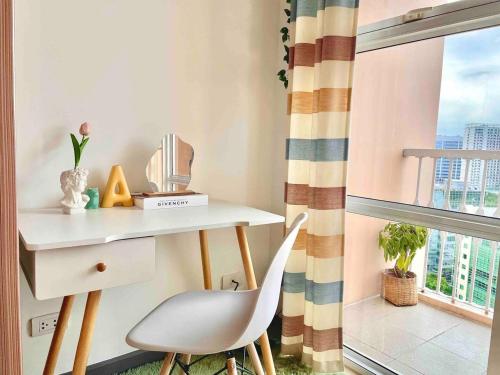 Luxury Bgc Condo Near Venice Mall #vlra22e