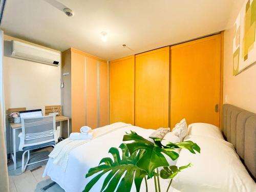 Bgc 1br Condo Across Uptown Mall, Hyatt #oursw7b2