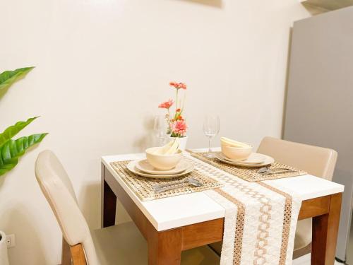 BGC's Best Condo Near Uptown Mall #oursw15o