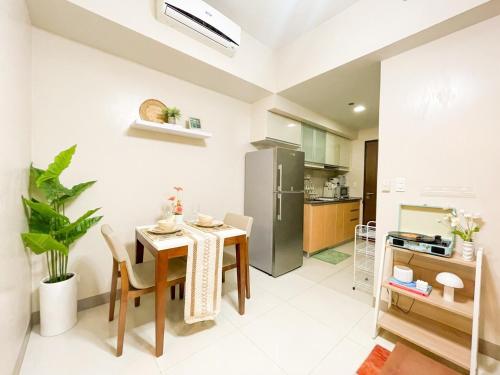 BGC's Best Condo Near Uptown Mall #oursw15o