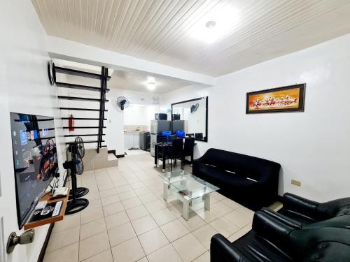 Calapan Transient Molave L47