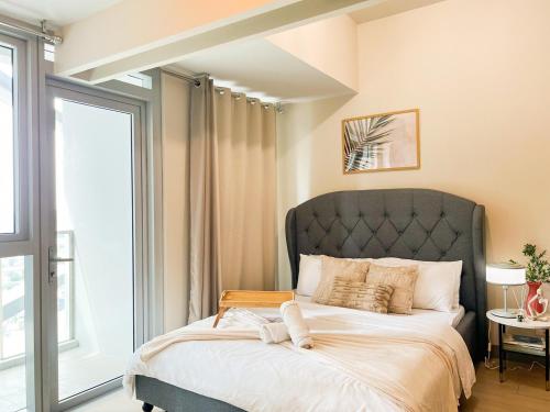 Luxury BGC Condo Near Uptown, Grand Hyatt #upt219k