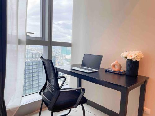 Exclusive BGC Condo at Uptown Area #upt136d