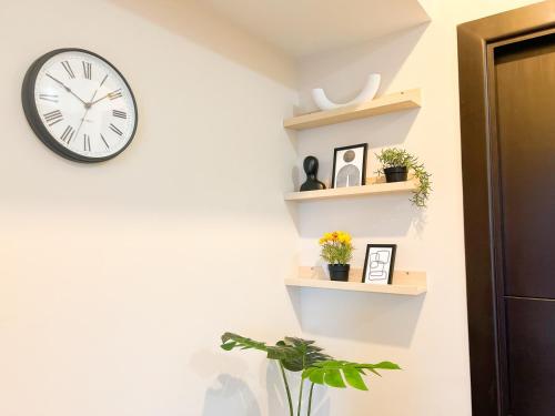 Upscale BGC Stay Near Mitsukoshi #upt130g