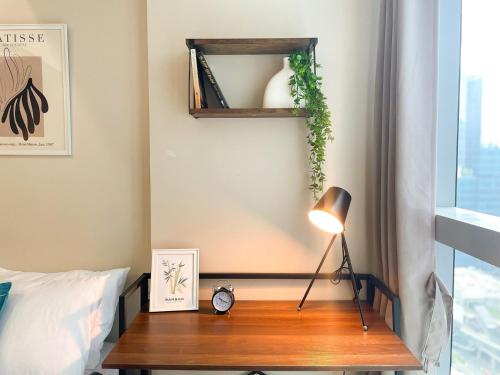 BGC Condo Facing Mitsukoshi Mall #upt122g