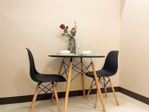 BGC Condo Facing Mitsukoshi Mall #upt122g