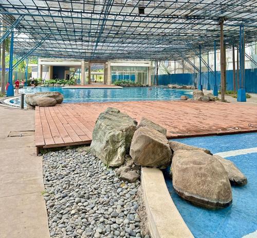 Summer Pod Studio Basketball, Pool, Board Games