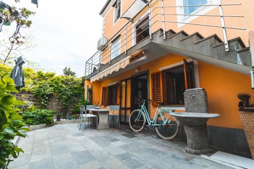 Apartments Lara Piran