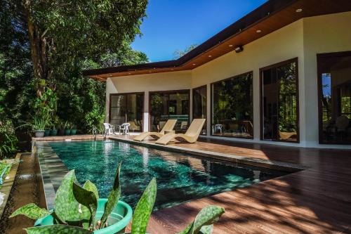 CORON RIVERSIDE Guesthouse
