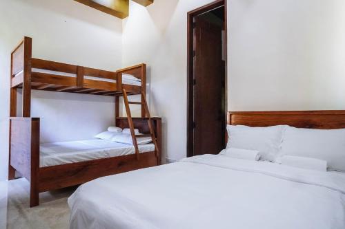 CORON RIVERSIDE Guesthouse