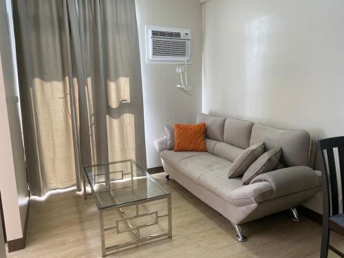 2mins to Okada near Airport & MOA with Balcony-8E