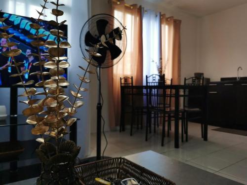 Luna staycation Cozy Condo near Enchanted Kingdom