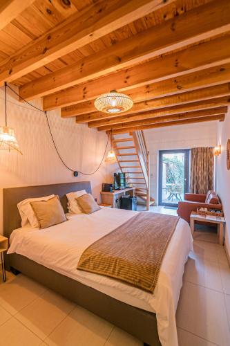 Villa Curtricias B&B