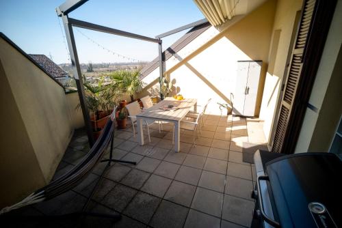 Flat with terrace close to Forum and Milanofiori Metro