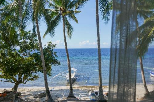 Sunny islander diving resort