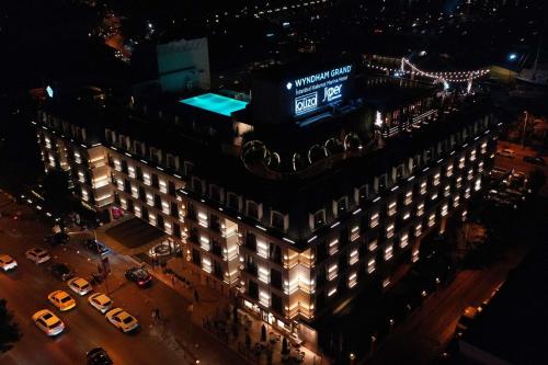 Wyndham Grand Istanbul Kalamis Marina Hotel
