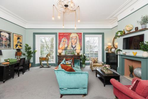 Judges Lodgings Hotel Apartments Gloucester Docks with Secure Parking