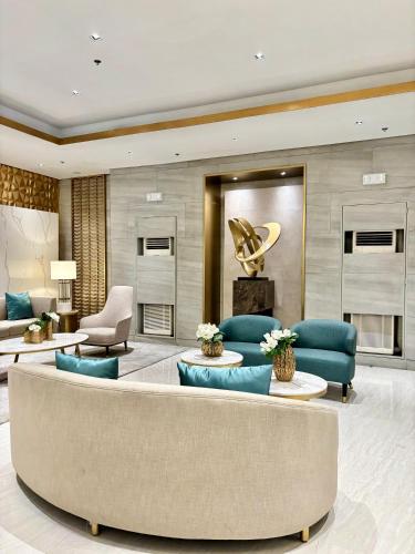 Serenitude Staycation by Khaila - Fame Residences